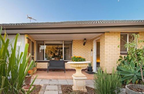 Hallett Cove Apartamento | Ocean Views Apartment 2 min walk to train & ocean