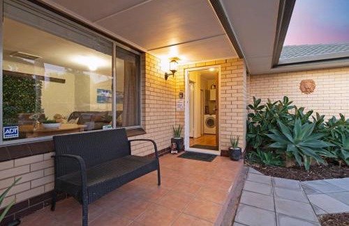 Hallett Cove Apartamento | Ocean Views Apartment 2 min walk to train & ocean