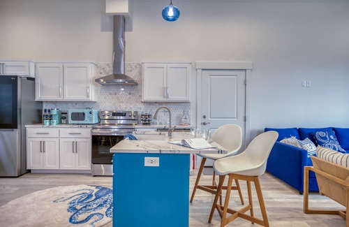 Neskowin Casa | Ocean Views, NanaWall Glass Doors, Chef’s Kitchen in New Build Above Neskowin!