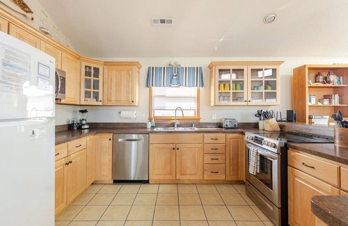 Ocean Sands Casa | Ocean Views at a Lower Price! Pool + HotTub + Beachfront