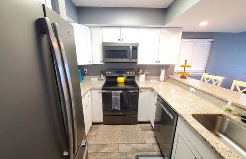 Surfcrest Village Condominio | Ocean Villas: Beachfront 2BR/2BA with Pool - Pet Friendly