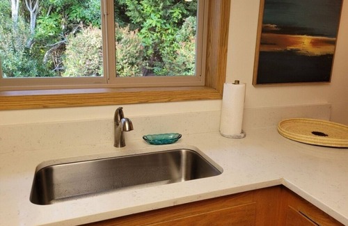 Florence Casa | Oceana Getaway: Peaceful, Clean, 4 min to Beach! Tranquil House in Florence