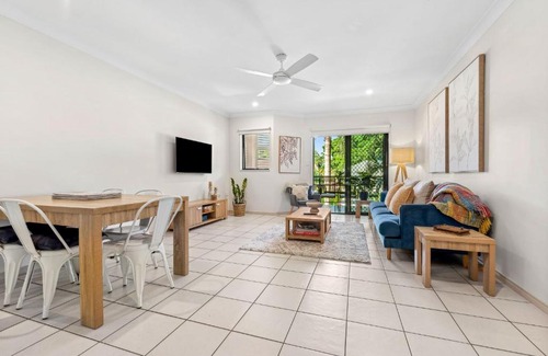 Cairns North Casa | Oceanbreeze Apartment in Cairns North