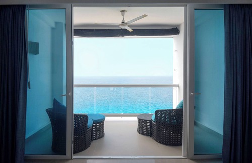 Zona Hotelera Norte Casa | Oceanfront Oasis at Peninsula Grand