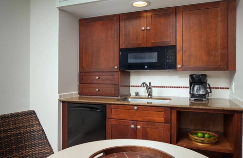 Lihue Complejo | Oceanfront - 1 Bedroom - Marriott's Kauai Beach Club - Full Resort Access
