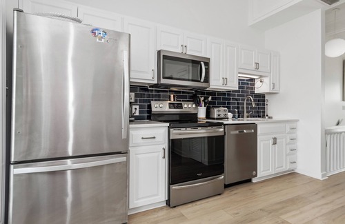 Emerald Isle Casa | Oceanfront 2 BR Duplex West w/Panoramic Views, Sundeck, Balconies & Beachfront