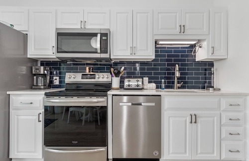 Emerald Isle Casa | Oceanfront 2 BR Duplex West w/Panoramic Views, Sundeck, Balconies & Beachfront