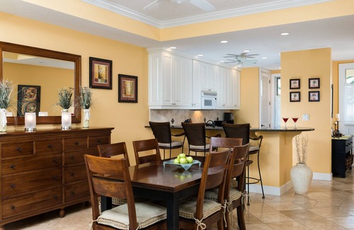 Grace Bay Condominio | Oceanfront 2 BR Condo, Heart of Grace Bay Beach