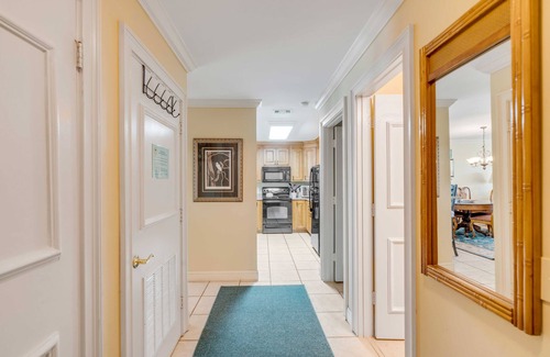 Isle of Palms Condominio | Oceanfront 2BR, 2BA Condo in Wild Dunes! Community Pool! Great View Looking at the Atlantic Ocean!