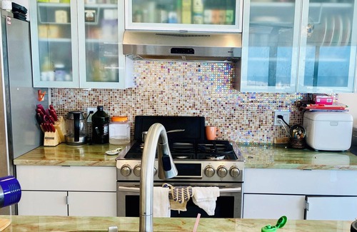 Long Beach Condominio | OCEANFRONT 2BR LUXURY CONDO WITH BALCONY-RITZ CARLTON STYLE! Pool,Sauna,Parking