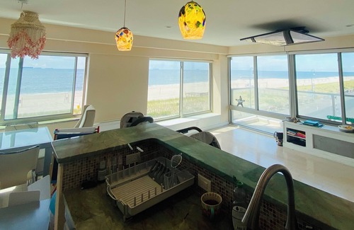 Long Beach Condominio | OCEANFRONT 2BR LUXURY CONDO WITH BALCONY-RITZ CARLTON STYLE! Pool,Sauna,Parking