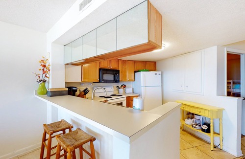 Atlantic Beach Condominio | Oceanfront, 2nd-Floor Condo with Balcony, Ocean View & Shared Hot Tub/Pools