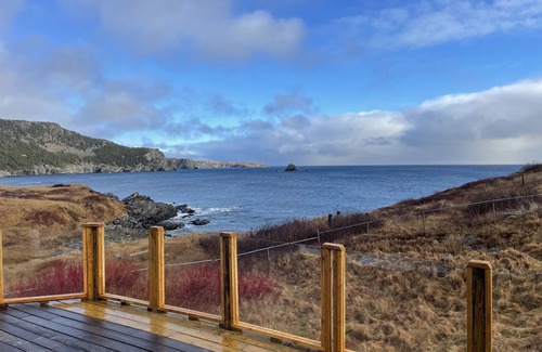 Newfoundland Casa | Oceanfront 3 bedroom Bungalow. in a beautiful cove just 1.5 hrs from St. John's.
