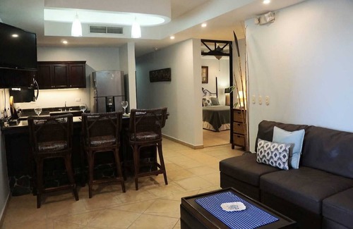 Barrio Los Villalobos Condominio | Oceanfront 3BDR condo on the beach