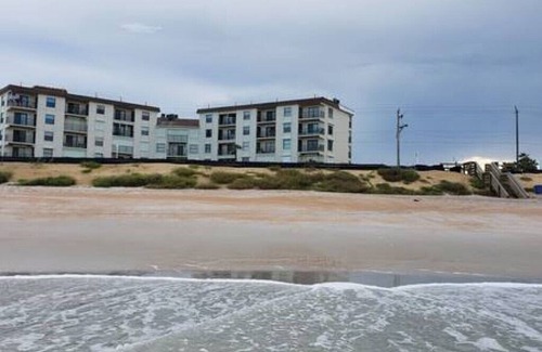 Glenwood Condominio | FRENTE AL MAR, suministros de playa, ascensor, junto a la cama de ocean sunrise, bañera de inmersión!