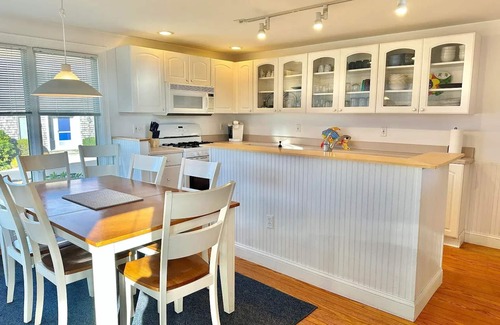 Hyannis Condominio | Oceanfront 3BR condo. Labor Day Week open! Book now! Sept/Oct discounted rates!