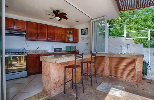 Boca de Tomatlán Casa | Oceanfront 5BR Up to 16 pax