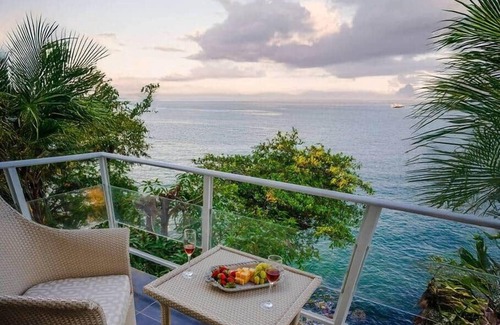 Boca de Tomatlán Casa | Oceanfront 5BR Up to 16 pax