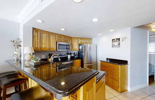 Atlantic Beach Condominio | Oceanfront, 5th-Floor Condo with Ocean View, WiFi & Shared Pools/Hot Tub/Gym