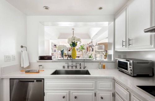 Ocean Park Apartamento | Oceanfront Artist’s Retreat | Santa Monica Luxury