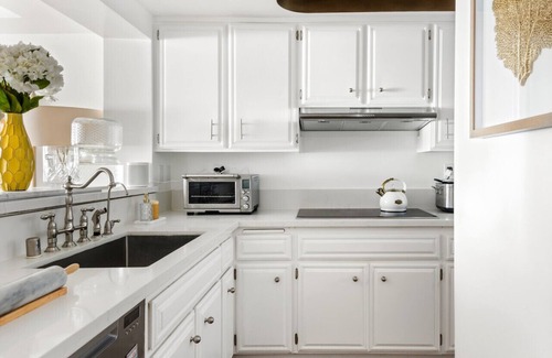 Ocean Park Apartamento | Oceanfront Artist’s Retreat | Santa Monica Luxury