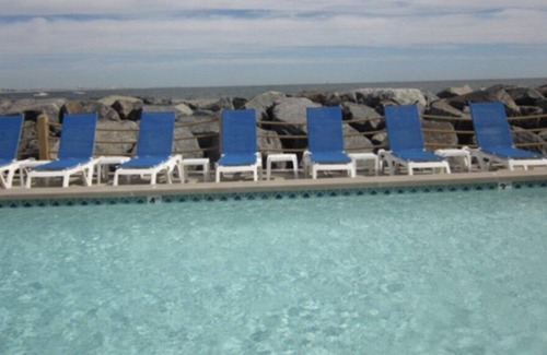 Avalon Condominio | Oceanfront Avalon Home Steps Away from Town