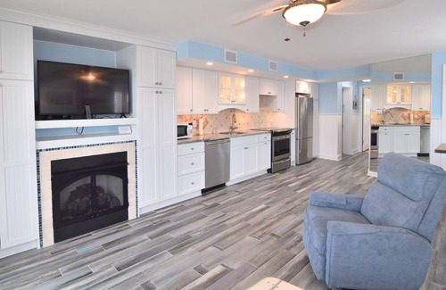 Avalon Condominio | Oceanfront Avalon Home Steps Away from Town