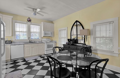 South End Casa | Oceanfront beach cottage on the South end of Wrightsville Beach. Sleeps 14.