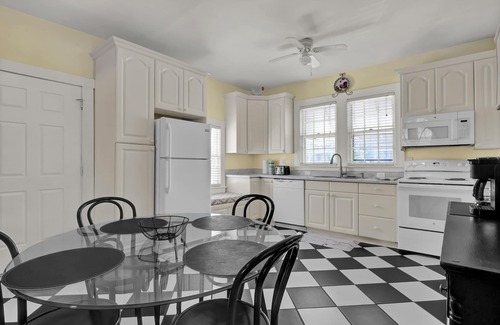 South End Casa | Oceanfront beach cottage on the South end of Wrightsville Beach. Sleeps 14.