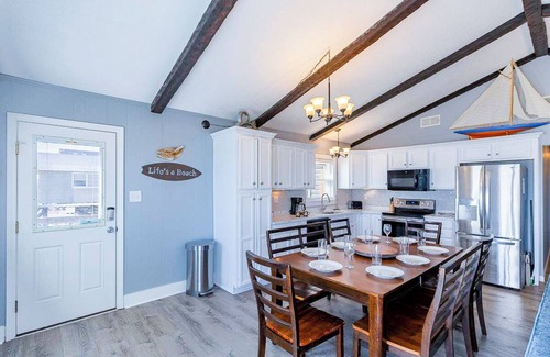 South Nags Head Casa | Oceanfront beach house just steps from the Atlantic in South Nags Head!