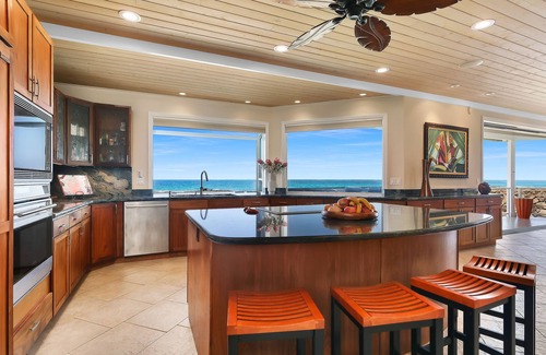 Kailua-Kona Casa | Casa de playa de lujo con piscina privada y aire acondicionado. Camina hasta la ciudad de Kona. May especiales!