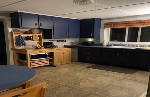 Salisbury Beach Cabaña | Oceanfront beach house with spacious deck!