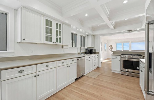 Newport Beach Cabaña | Oceanfront Beach Cottage in Newport Beach