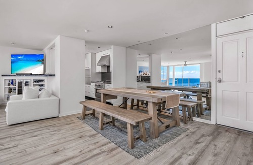 Los Angeles County Condominio | Oceanfront Bliss: Pool, Jacuzzi, No Highway Noise!