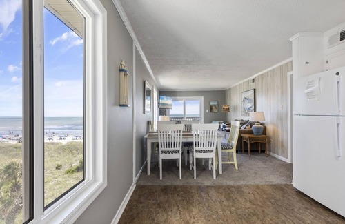 Ash Condominio | Oceanfront Corner Unit with Pool & Direct Beach Access