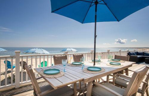 Sandwich Casa | Oceanfront Cape Cod House by Rock Properties