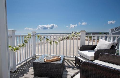 Sandwich Casa | Oceanfront Cape Cod House by Rock Properties