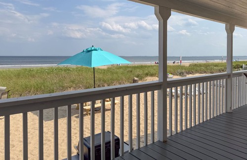 Old Orchard Beach Cabaña | Oceanfront Cottage 3