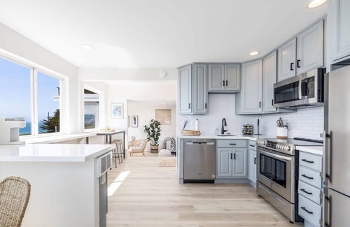 Moss Beach Casa | Oceanfront Coastal Home with Breathtaking Views – Hiking, Beaches & More