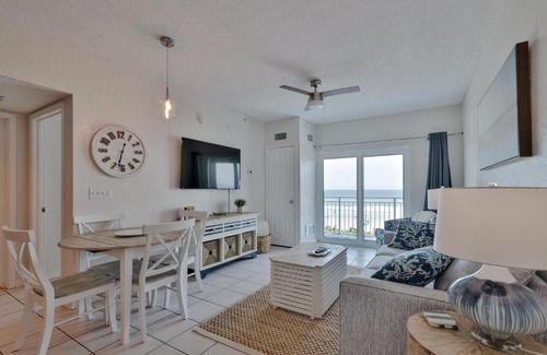 New Smyrna Beach Apartamento | Oceanfront Coconut Palms Condo! 1-1 With Stunning Views