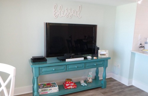 Emerald Isle Condominio | Oceanfront Comfort & Family Fun at Queens Court – Walk to Everything!