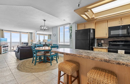 New Smyrna Beach Condominio | Oceanfront Condo - Pool - Beach - Fantastic Views