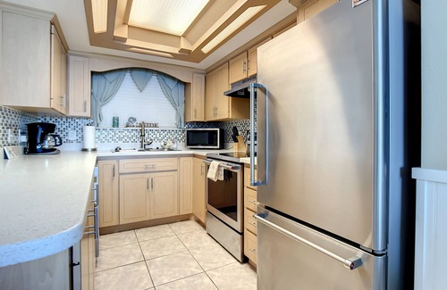 New Smyrna Beach Condominio | OceanFront Condo - Beach, Pool, Steps to Flagler Ave