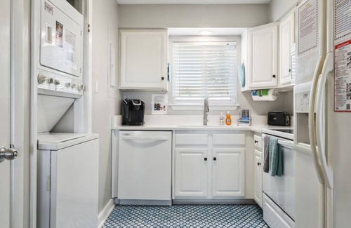 Tybee Island Condominio | Hermoso y acogedor condominio de 2 habitaciones y 2 baños con vista al mar
