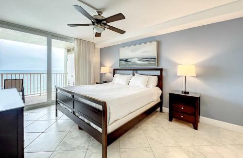 Indian Shores Casa | Oceanfront Condo Sleeps 6 Walk To Beach Pool