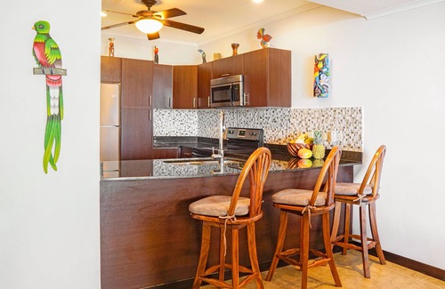 Barrio Los Villalobos Condominio | Oceanfront condo with amazing balcony, and beach access