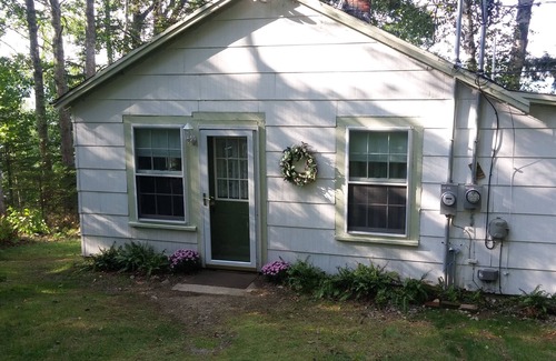 Salsbury Cove Cabaña | Oceanfront cottage for rent, 5 miles to Acadia National Park. Pet-Friendly!