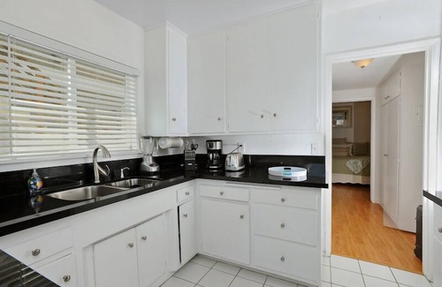 Eastern Malibu Apartamento | Deluxe Oceanfront Cottage en seco de arena Carbon Beach - Sea Lion