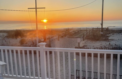 Lavallette Cabaña | Oceanfront Cottage