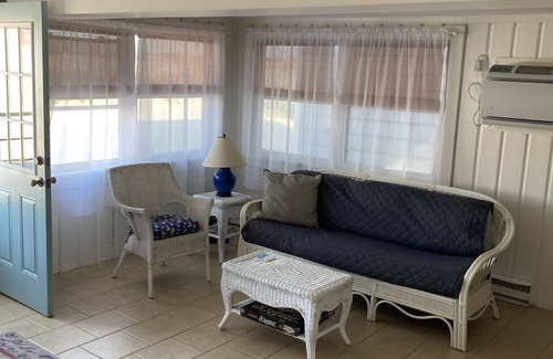 Lavallette Cabaña | Oceanfront Cottage